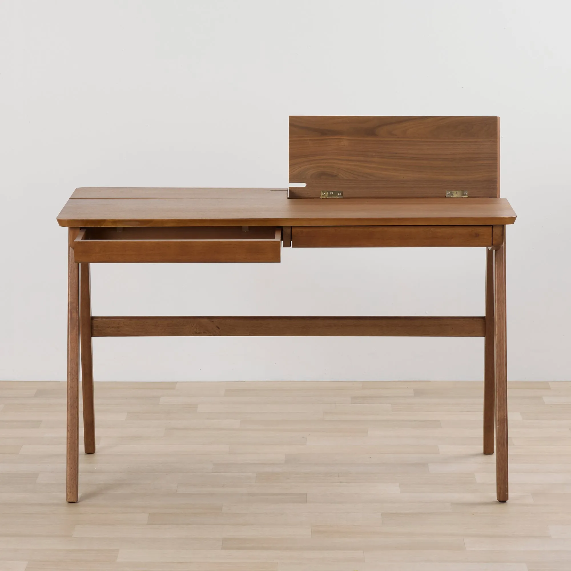 Hugo Desk - Walnut